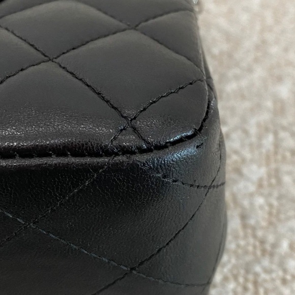 Authentic Chanel Classic Flap Black Medium Lambskin SHW - Picture 14 of 16